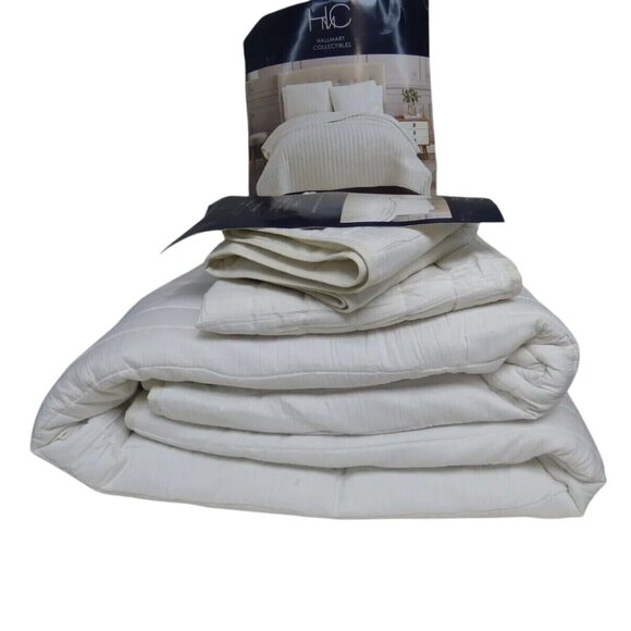 Hallmart Collectibles Riverbrook Home Moonstone 3 Piece King Coverlet Set - Picture 4 of 15